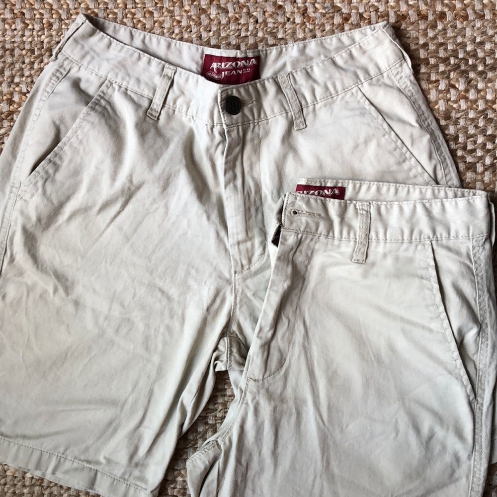 2 pair Men’s khaki shorts